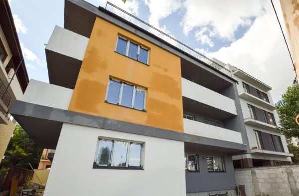 Apartament 3 camere lux cu gradina parcare boxa Parcul Tineretului