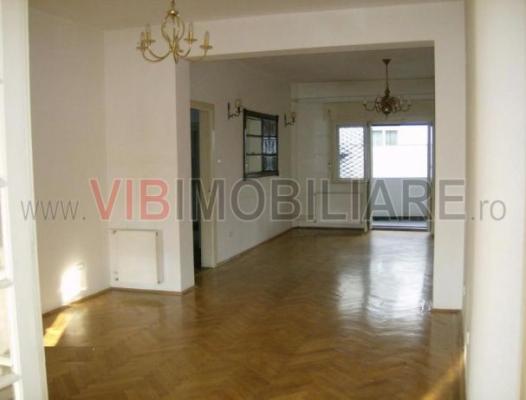 Apartament 4 camere Romana