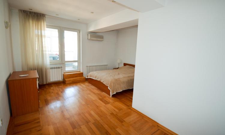 3-room apartment 143 sqm - with parking included - Herastrau