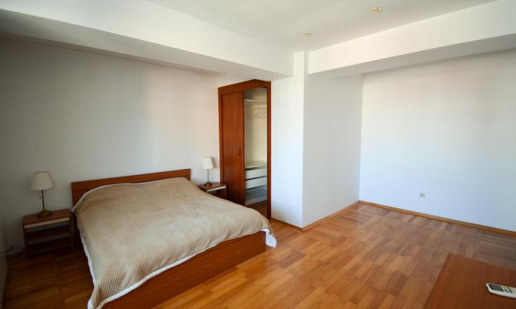 3-room apartment 143 sqm - with parking included - Herastrau