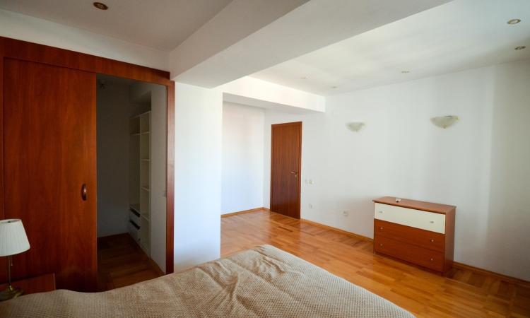 3-room apartment 143 sqm - with parking included - Herastrau