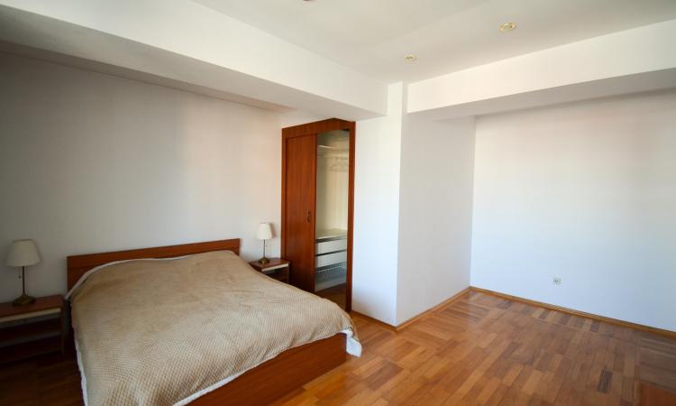 3-room apartment 143 sqm - with parking included - Herastrau