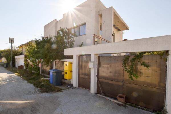 Vila 4 camere P+1 - 176 mpc - Pipera