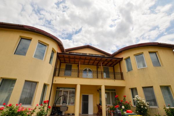 Vila individuala - 6 camere - curte -400mp - Pipera
