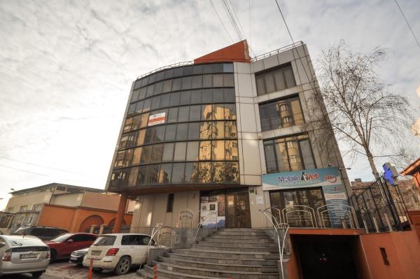 Vitan Mall Spatiu birouri in cladire de birouri 2 camere 120mp