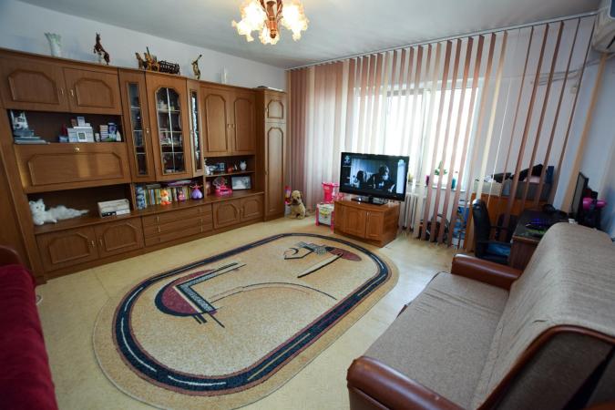 Apartament 2 camere Octavian Goga - stradal - 64 mp