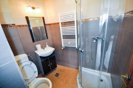 Rond Alba Iulia Vitan Mall Spatiu birouri Vila Noua 130mp Singur curte