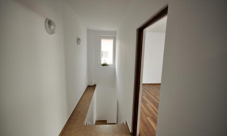 Rond Alba Iulia Vitan Mall Spatiu birouri Vila Noua 130mp Singur curte
