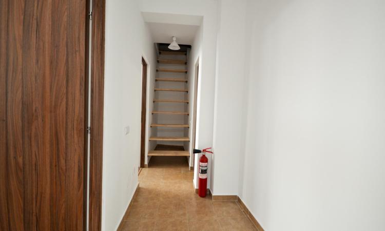 Rond Alba Iulia Vitan Mall Spatiu birouri Vila Noua 130mp Singur curte