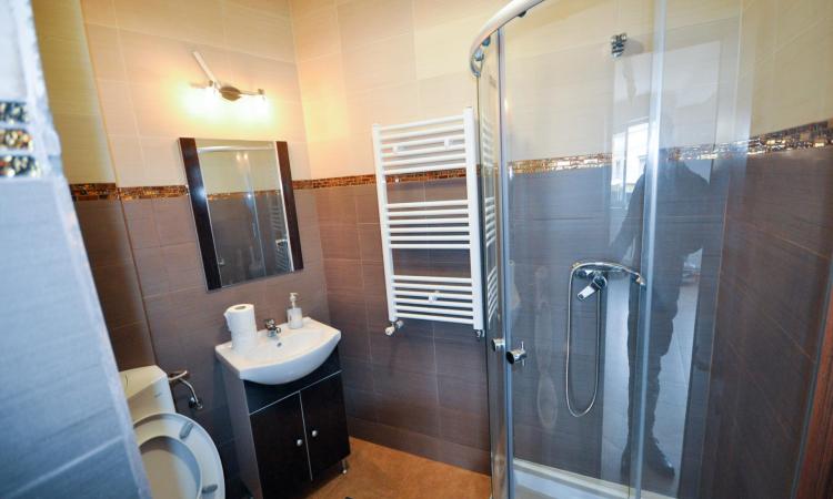 Rond Alba Iulia Vitan Mall Spatiu birouri Vila Noua 130mp Singur curte
