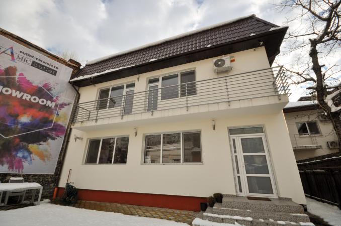 Rond Alba Iulia Vitan Mall Spatiu birouri Vila Noua 130mp Singur curte