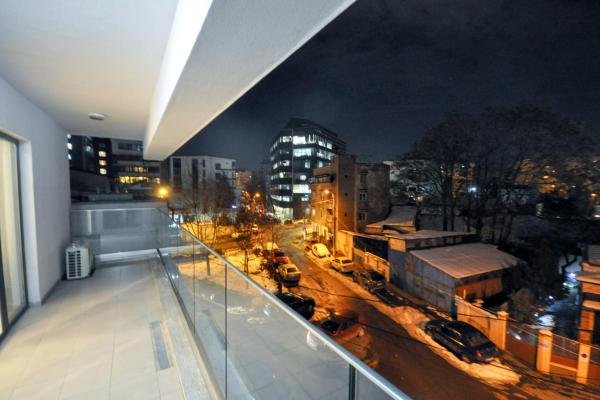 Decebal Calarasilor Muncii Apartament 2 camere Decomandat 61mp Bloc Nou