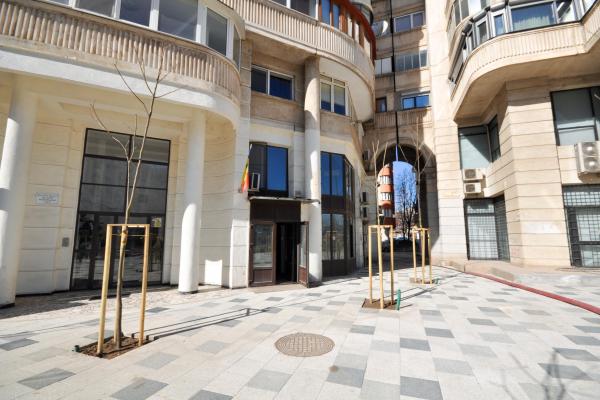 Bulevardul Decebal Spatiu comercial / birouri Parter