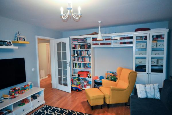 Bd Decebal Calea Calarasilor Delea Apartament 3 camere Decomandat