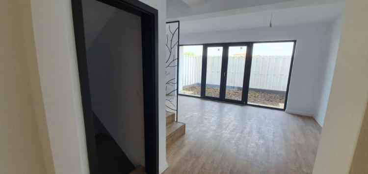 Vila 5 camere-PIPERA