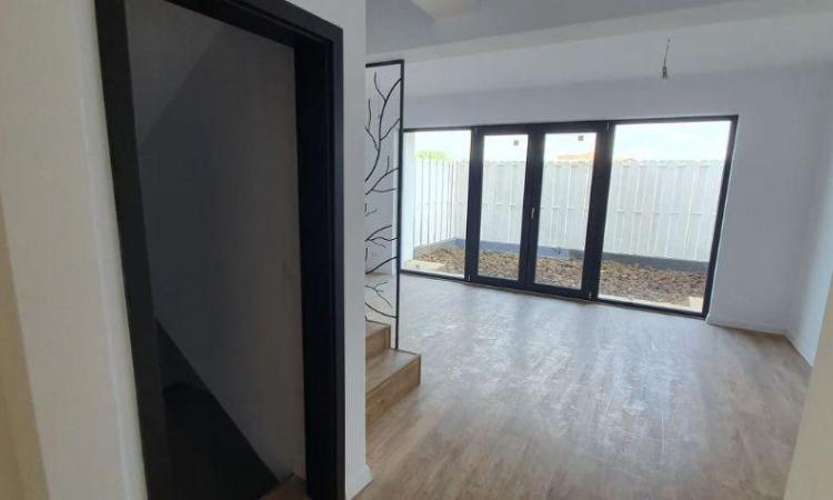 Vila 5 camere-PIPERA