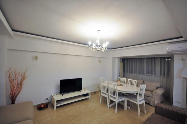 Bulevardul Unirii 5 minute de metrou Apartament Decomandat 3 camere