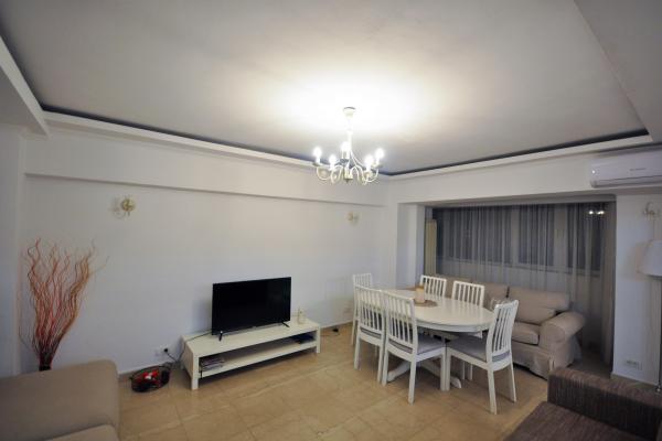 Bulevardul Unirii 5 minute de metrou Apartament Decomandat 3 camere