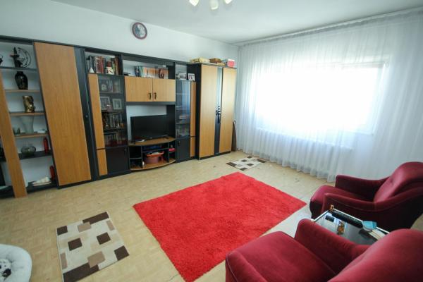 Apartament 3 camere Vitan - stradal - decomandat - bloc anvelopat