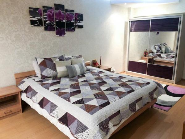 Bulevardul Unirii Tribunal Apartament decomandat 80mp 2 camere