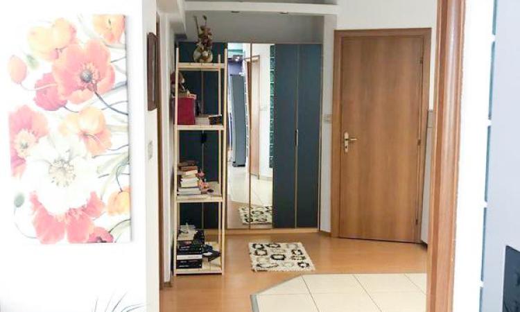 Bulevardul Unirii Tribunal Apartament decomandat 80mp 2 camere