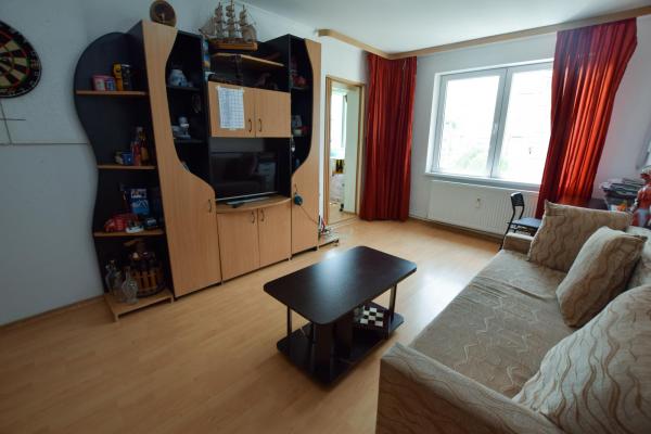 Apartament 4 camere Berceni - proximitate metrou - bloc anvelopat