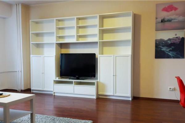 Piata Muncii Calarasilor Mihai Bravu Apartament 2 camere Decomandat