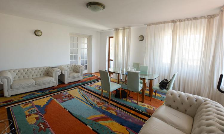 4 room Aviației apartment for sale - 130 sqm