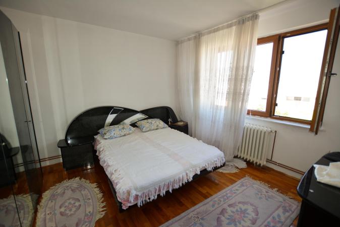 4 room Aviației apartment for sale - 130 sqm