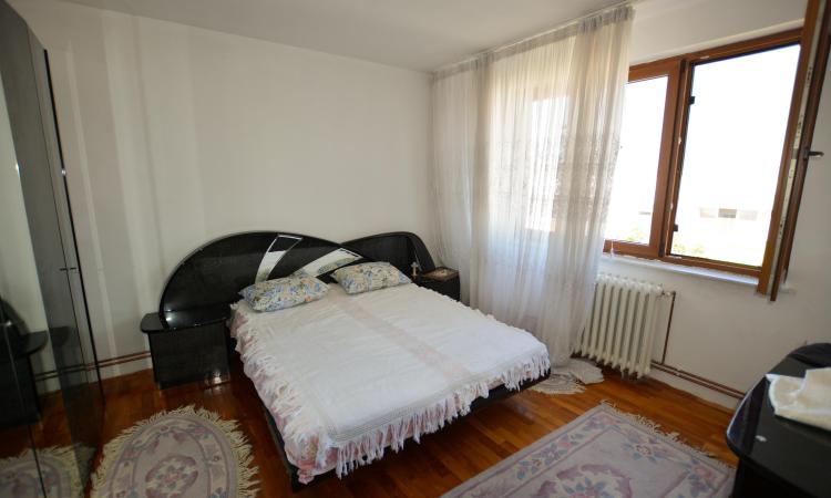 4 room Aviației apartment for sale - 130 sqm