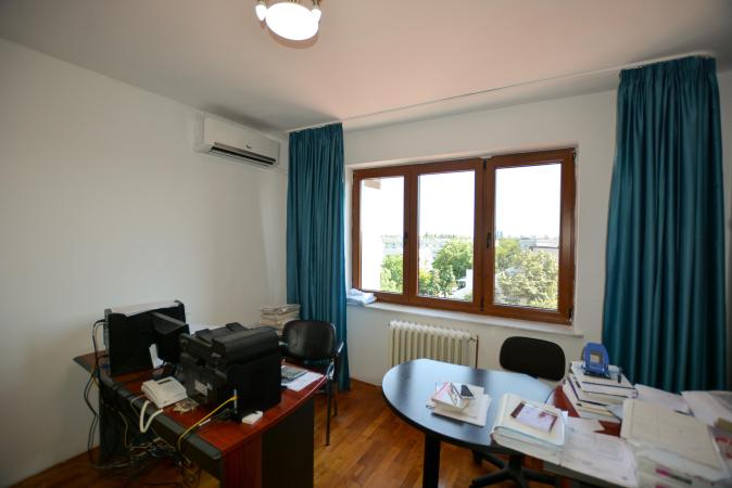 4 room Aviației apartment for sale - 130 sqm
