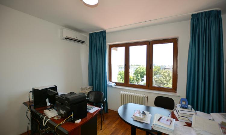 4 room Aviației apartment for sale - 130 sqm