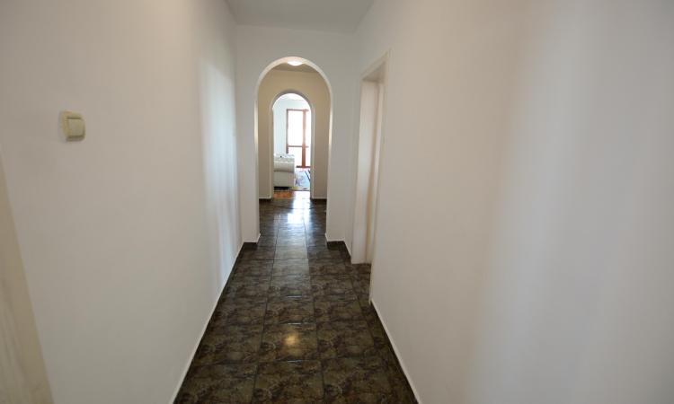 4 room Aviației apartment for sale - 130 sqm