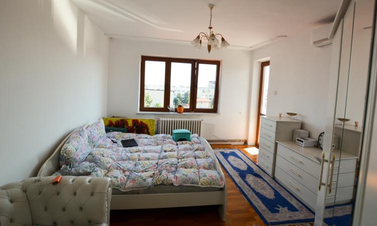4 room Aviației apartment for sale - 130 sqm
