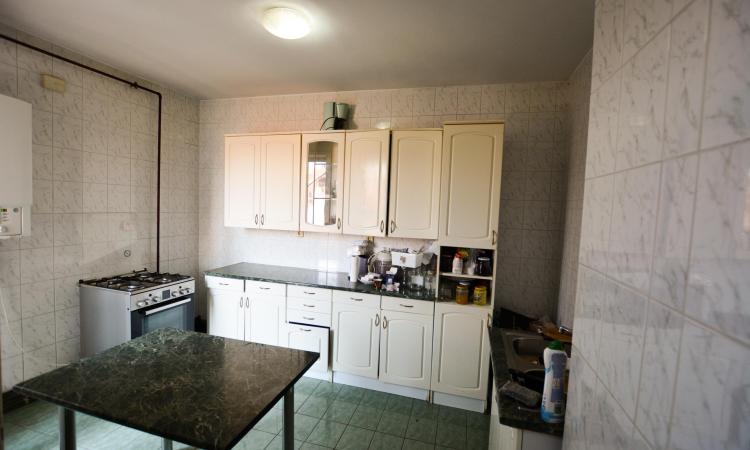 4 room Aviației apartment for sale - 130 sqm