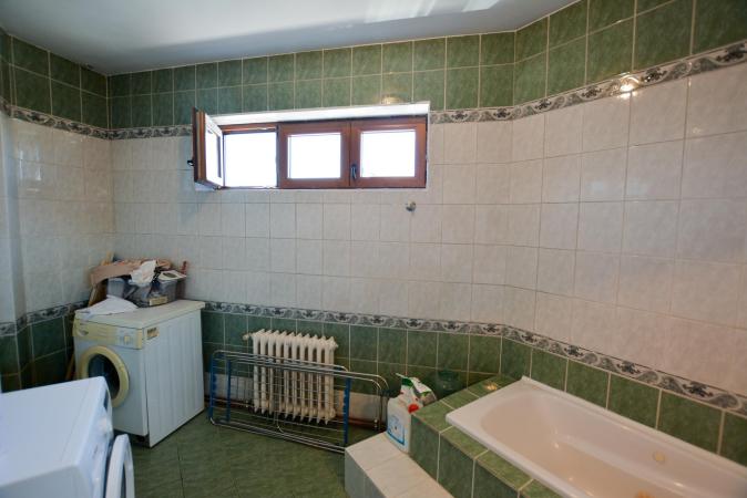 4 room Aviației apartment for sale - 130 sqm