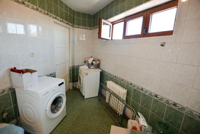 4 room Aviației apartment for sale - 130 sqm