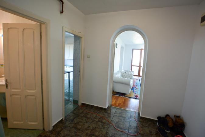 4 room Aviației apartment for sale - 130 sqm