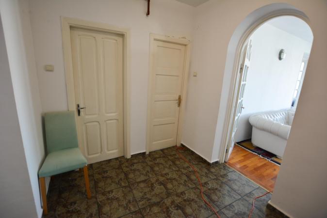 4 room Aviației apartment for sale - 130 sqm