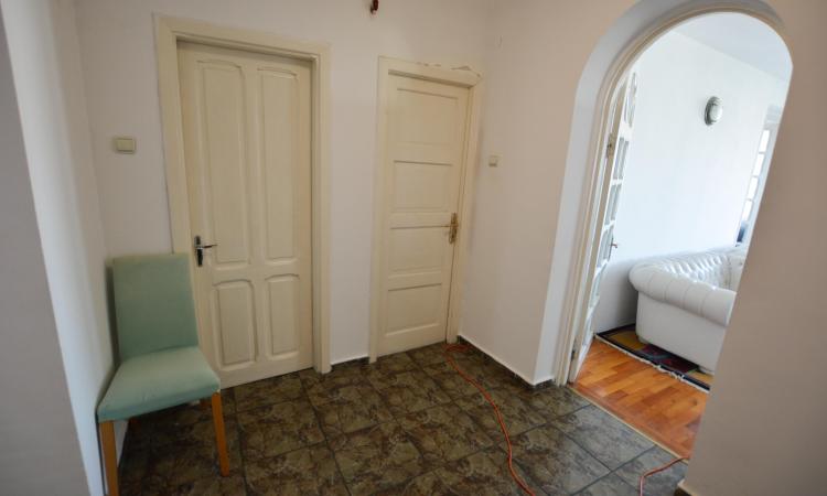 4 room Aviației apartment for sale - 130 sqm