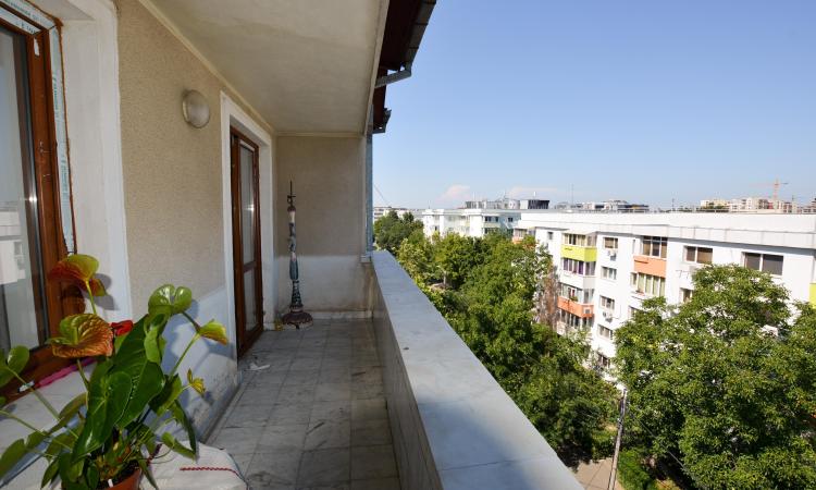 4 room Aviației apartment for sale - 130 sqm