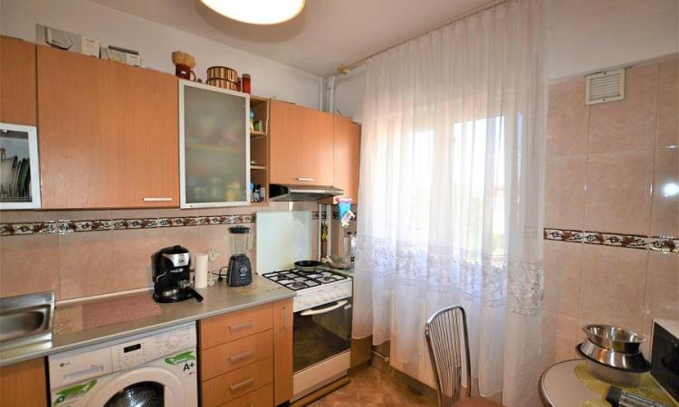 Apartament 2 camere Dorobanti - Intrare Stradala