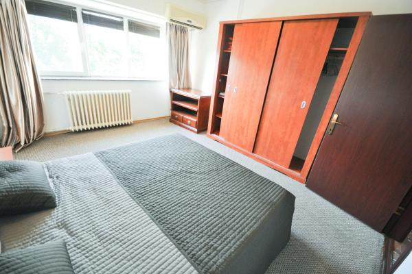 Piata Unirii fantani apartament decomandat 3 camere