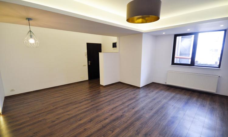 Piata Unirii Natiunile Unite Spatiu birouri 2 camere 66mp Parcare