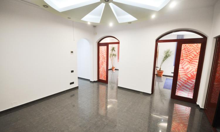 Rond Alba Iulia Bulevardul Unirii Spatiu birouri 3 camere In Vila