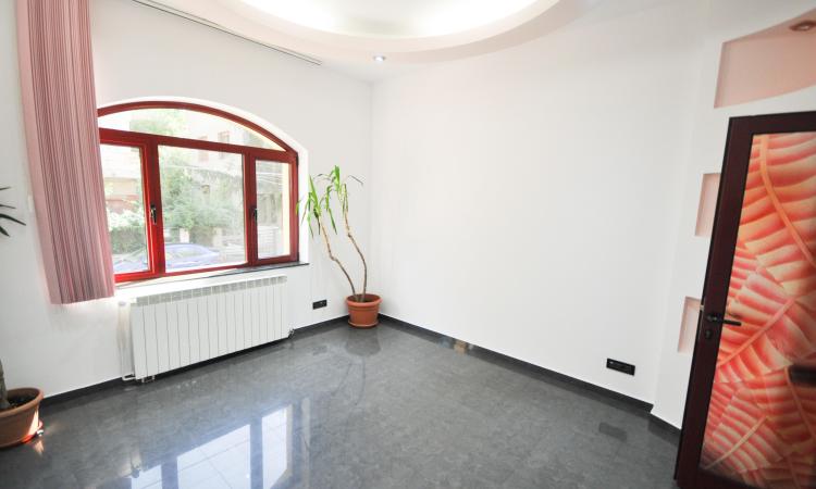Rond Alba Iulia Bulevardul Unirii Spatiu birouri 3 camere In Vila