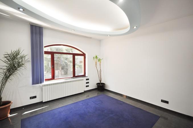 Rond Alba Iulia Bulevardul Unirii Spatiu birouri 3 camere In Vila