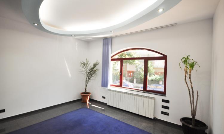 Rond Alba Iulia Bulevardul Unirii Spatiu birouri 3 camere In Vila