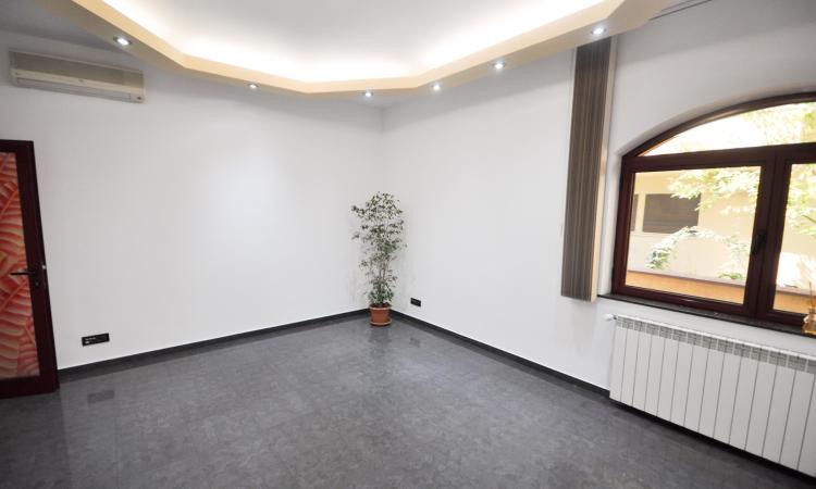 Rond Alba Iulia Bulevardul Unirii Spatiu birouri 3 camere In Vila