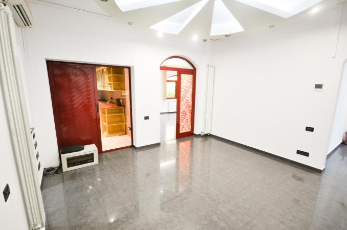 Rond Alba Iulia Bulevardul Unirii Spatiu birouri 3 camere In Vila